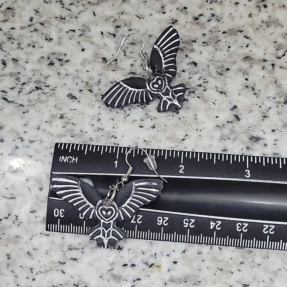 4/$10 black and white owl earrings - Picture 2 of 8